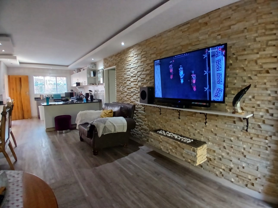 3 Bedroom Property for Sale in Pioneer Park KwaZulu-Natal