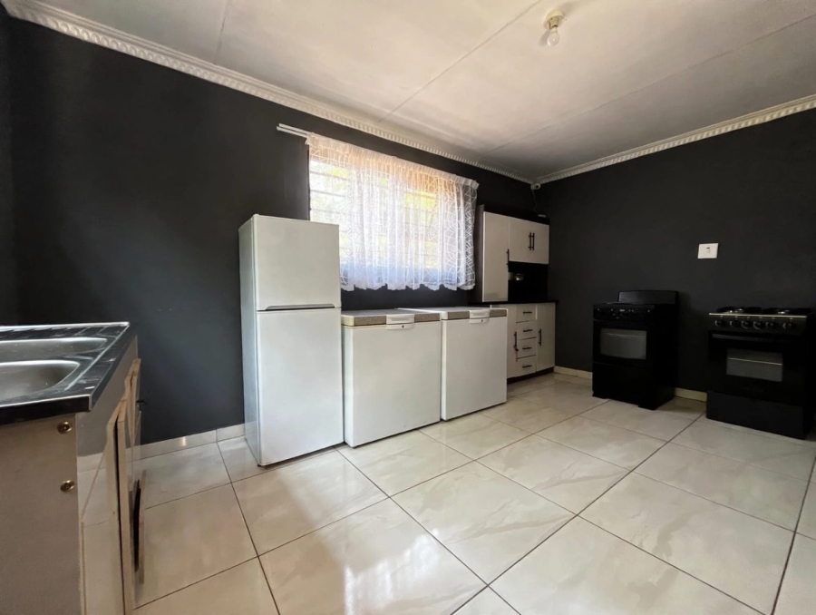 11 Bedroom Property for Sale in Barry Hertzog Park KwaZulu-Natal