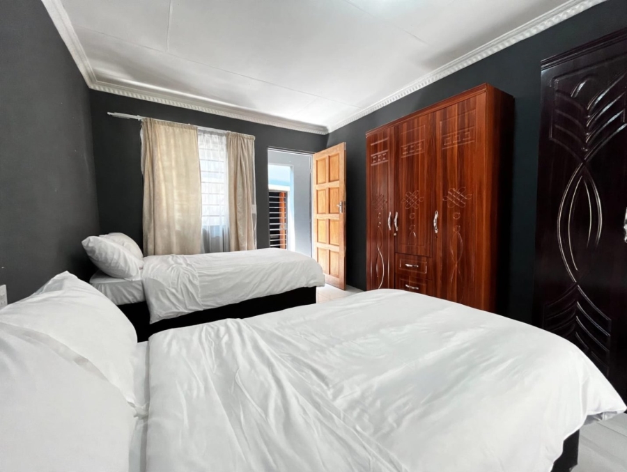 11 Bedroom Property for Sale in Barry Hertzog Park KwaZulu-Natal
