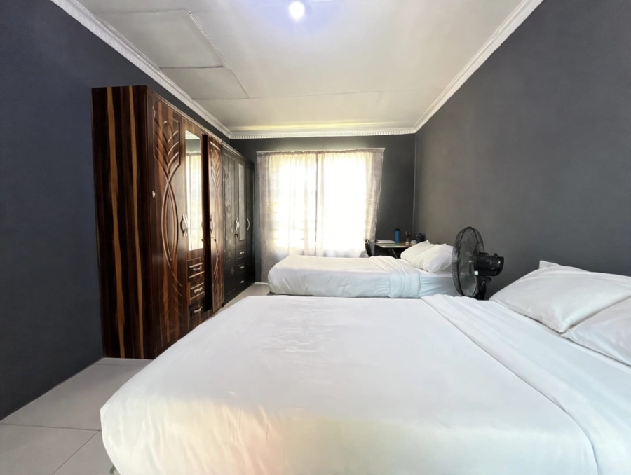 11 Bedroom Property for Sale in Barry Hertzog Park KwaZulu-Natal