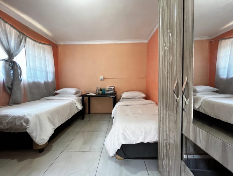 11 Bedroom Property for Sale in Barry Hertzog Park KwaZulu-Natal