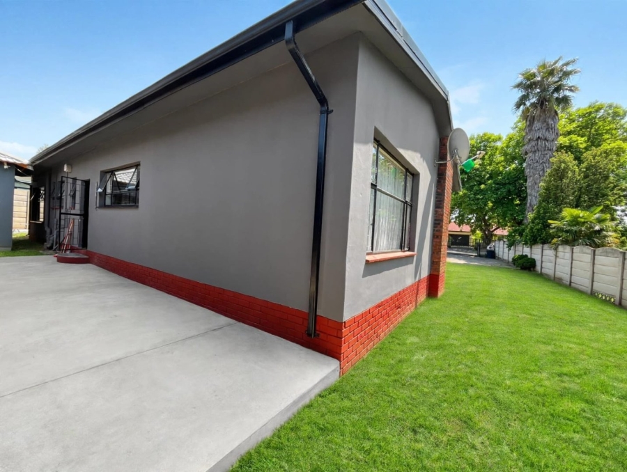 11 Bedroom Property for Sale in Barry Hertzog Park KwaZulu-Natal