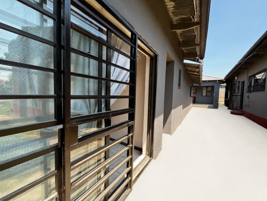 11 Bedroom Property for Sale in Barry Hertzog Park KwaZulu-Natal