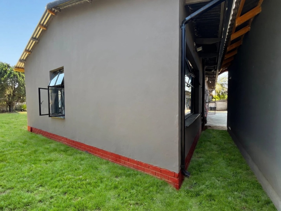 11 Bedroom Property for Sale in Barry Hertzog Park KwaZulu-Natal