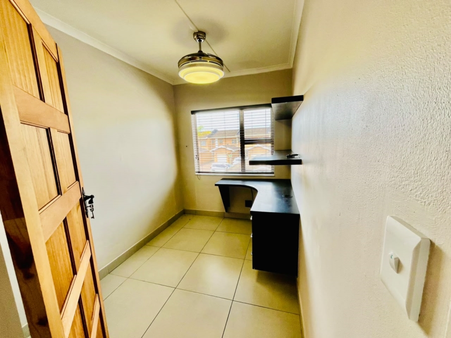 3 Bedroom Property for Sale in Meer En See KwaZulu-Natal