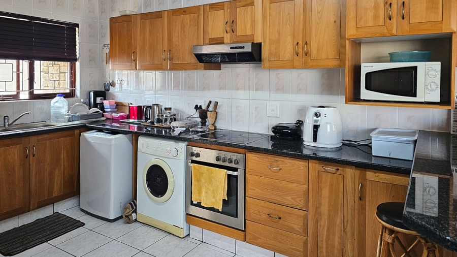 3 Bedroom Property for Sale in Uvongo KwaZulu-Natal