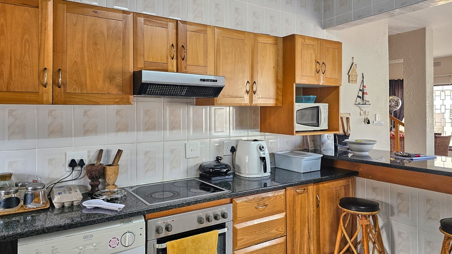 3 Bedroom Property for Sale in Uvongo KwaZulu-Natal
