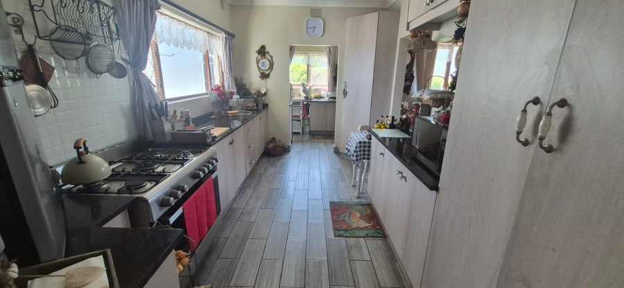 3 Bedroom Property for Sale in Umtentweni KwaZulu-Natal