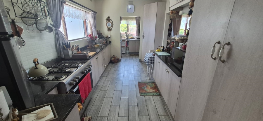 3 Bedroom Property for Sale in Umtentweni KwaZulu-Natal