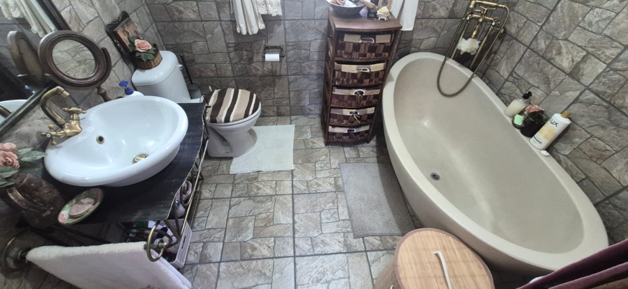 3 Bedroom Property for Sale in Umtentweni KwaZulu-Natal