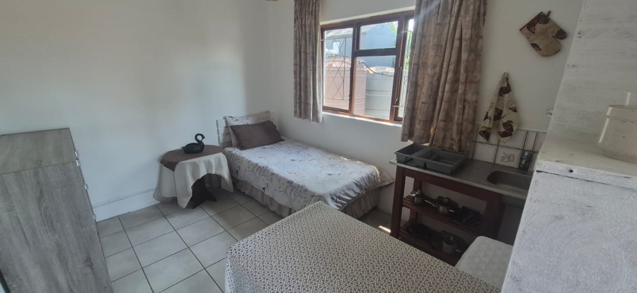 3 Bedroom Property for Sale in Umtentweni KwaZulu-Natal
