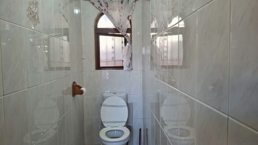 4 Bedroom Property for Sale in Ocean View KwaZulu-Natal