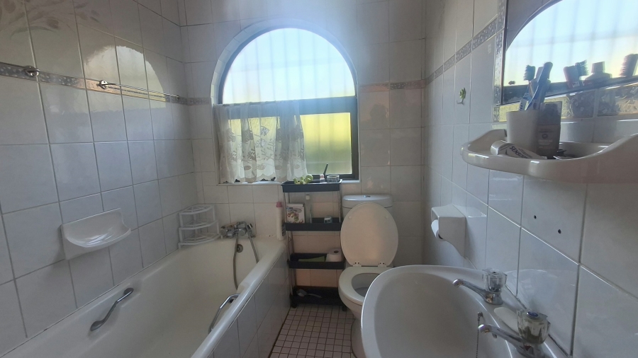 4 Bedroom Property for Sale in Ocean View KwaZulu-Natal
