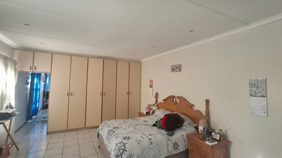 4 Bedroom Property for Sale in Ocean View KwaZulu-Natal
