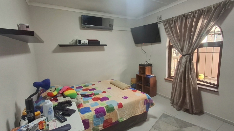 4 Bedroom Property for Sale in Ocean View KwaZulu-Natal