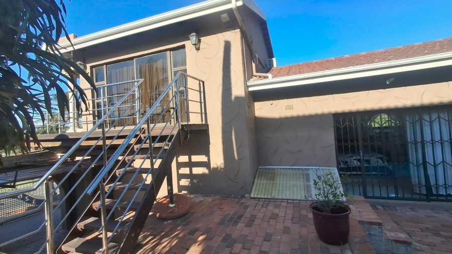4 Bedroom Property for Sale in Ocean View KwaZulu-Natal