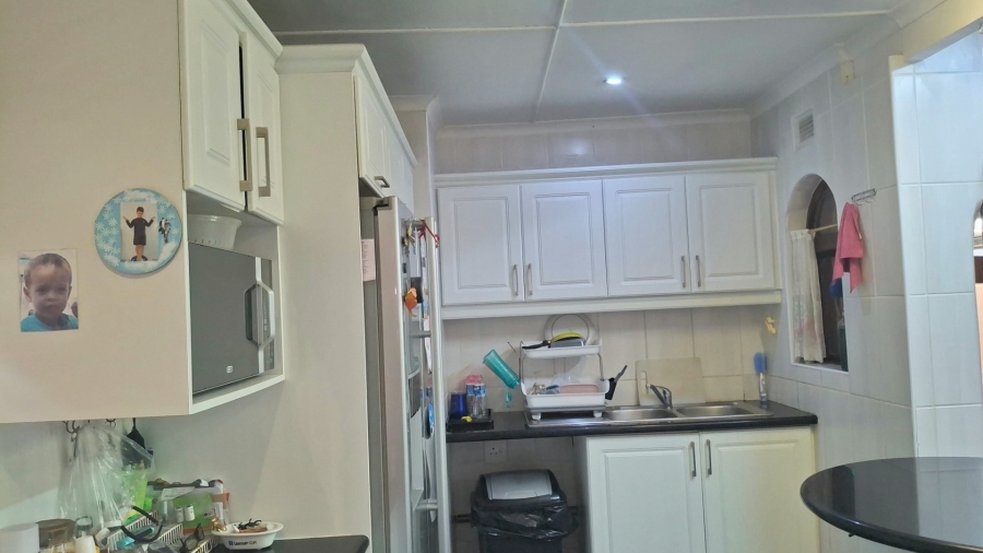 4 Bedroom Property for Sale in Ocean View KwaZulu-Natal