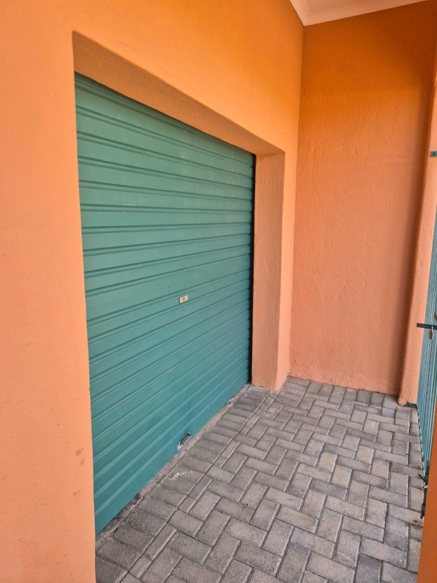 To Let 2 Bedroom Property for Rent in Aviary Hill KwaZulu-Natal