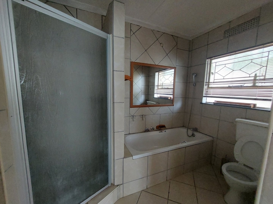 To Let  Bedroom Property for Rent in Newcastle KwaZulu-Natal