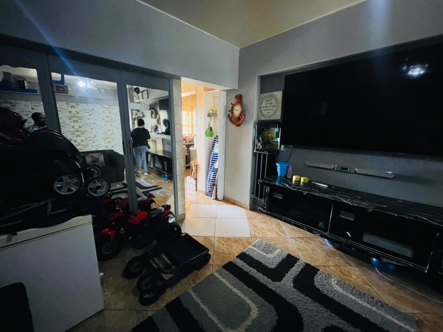 To Let 1 Bedroom Property for Rent in Amanzimtoti KwaZulu-Natal