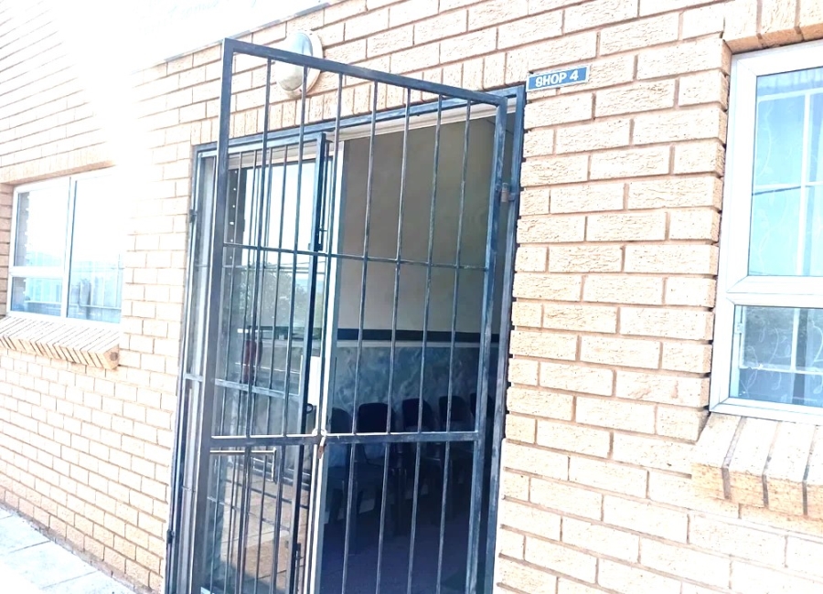 To Let Commercial Property for Rent in Mountain Rise KwaZulu-Natal