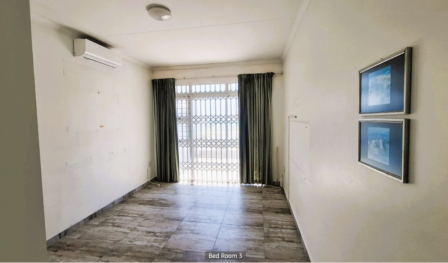 3 Bedroom Property for Sale in St Michaels On Sea KwaZulu-Natal