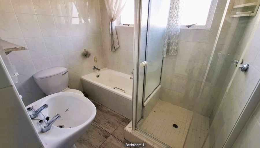 3 Bedroom Property for Sale in St Michaels On Sea KwaZulu-Natal