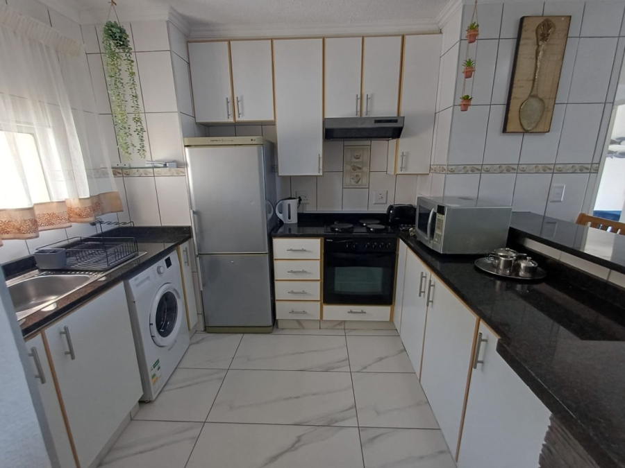 2 Bedroom Property for Sale in Uvongo Beach KwaZulu-Natal