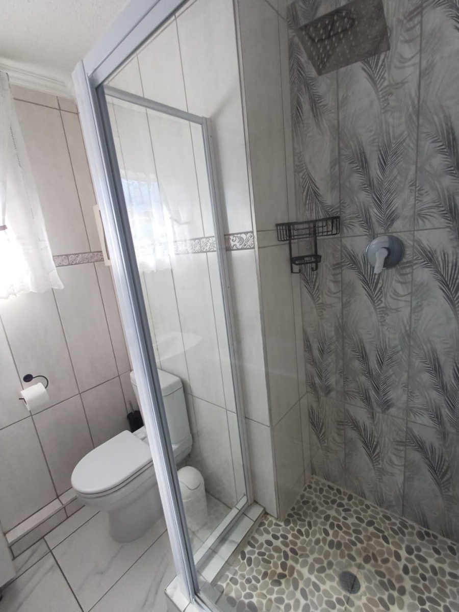 2 Bedroom Property for Sale in Uvongo Beach KwaZulu-Natal