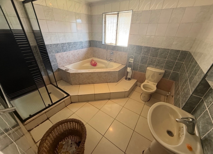 4 Bedroom Property for Sale in Scottsville KwaZulu-Natal