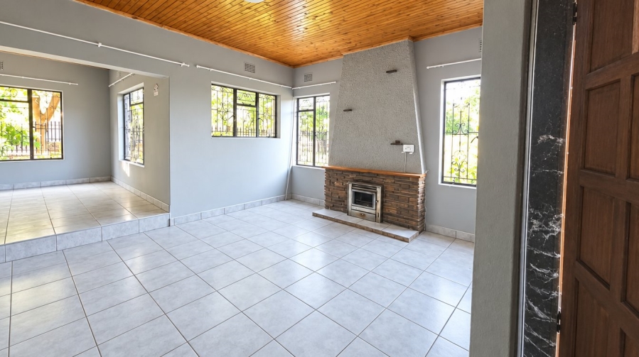 4 Bedroom Property for Sale in Lennoxton KwaZulu-Natal