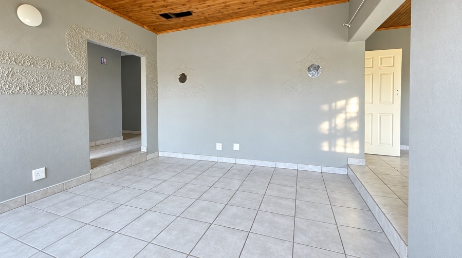 4 Bedroom Property for Sale in Lennoxton KwaZulu-Natal