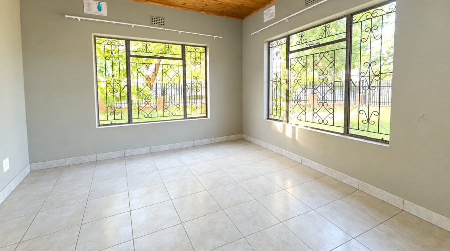 4 Bedroom Property for Sale in Lennoxton KwaZulu-Natal