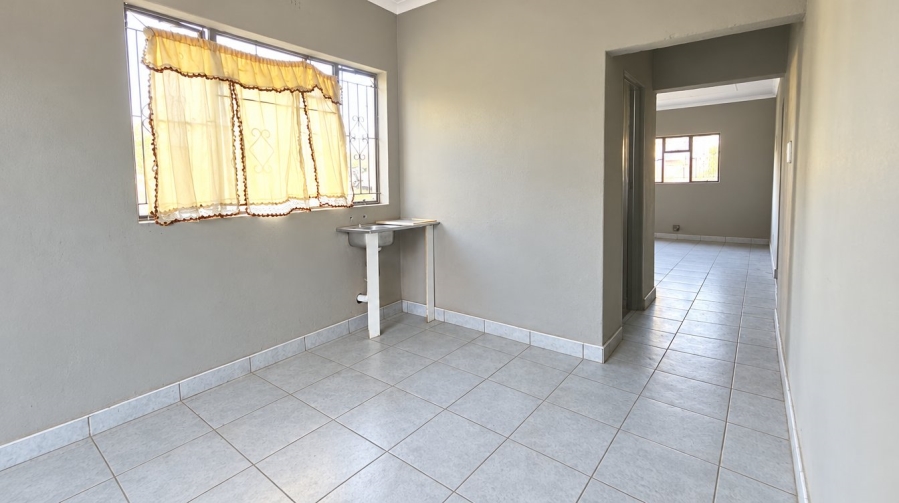 4 Bedroom Property for Sale in Lennoxton KwaZulu-Natal