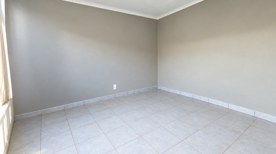 4 Bedroom Property for Sale in Lennoxton KwaZulu-Natal