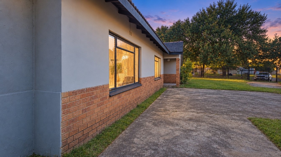 4 Bedroom Property for Sale in Lennoxton KwaZulu-Natal
