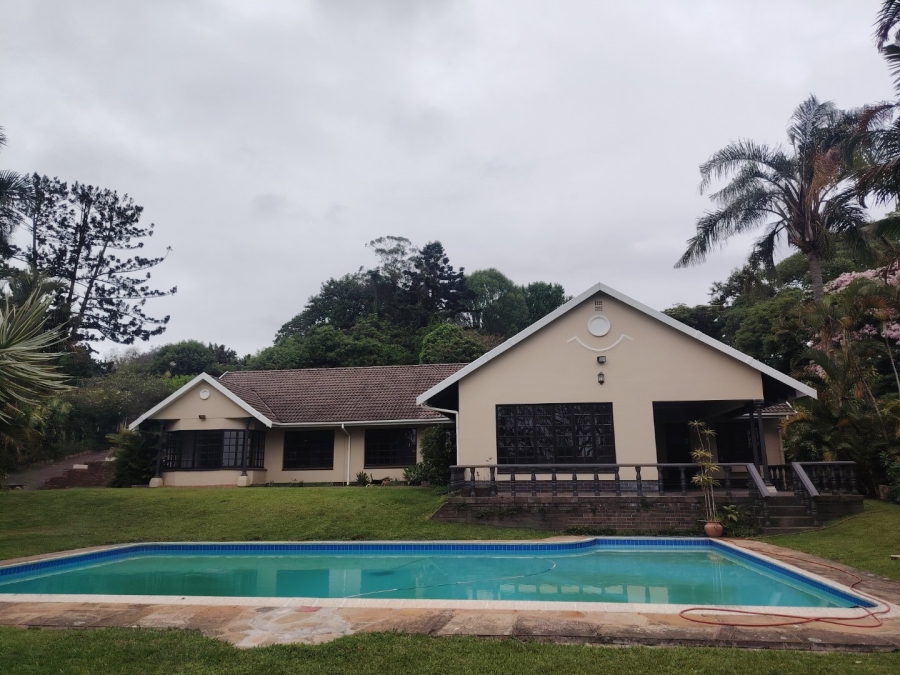 To Let 4 Bedroom Property for Rent in Kloof KwaZulu-Natal