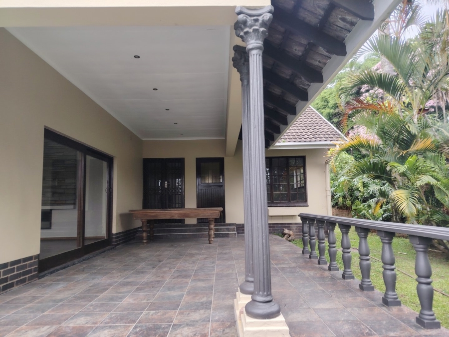 To Let 4 Bedroom Property for Rent in Kloof KwaZulu-Natal