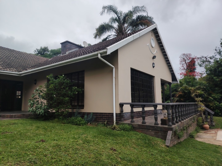 To Let 4 Bedroom Property for Rent in Kloof KwaZulu-Natal
