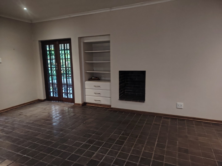 To Let 4 Bedroom Property for Rent in Kloof KwaZulu-Natal