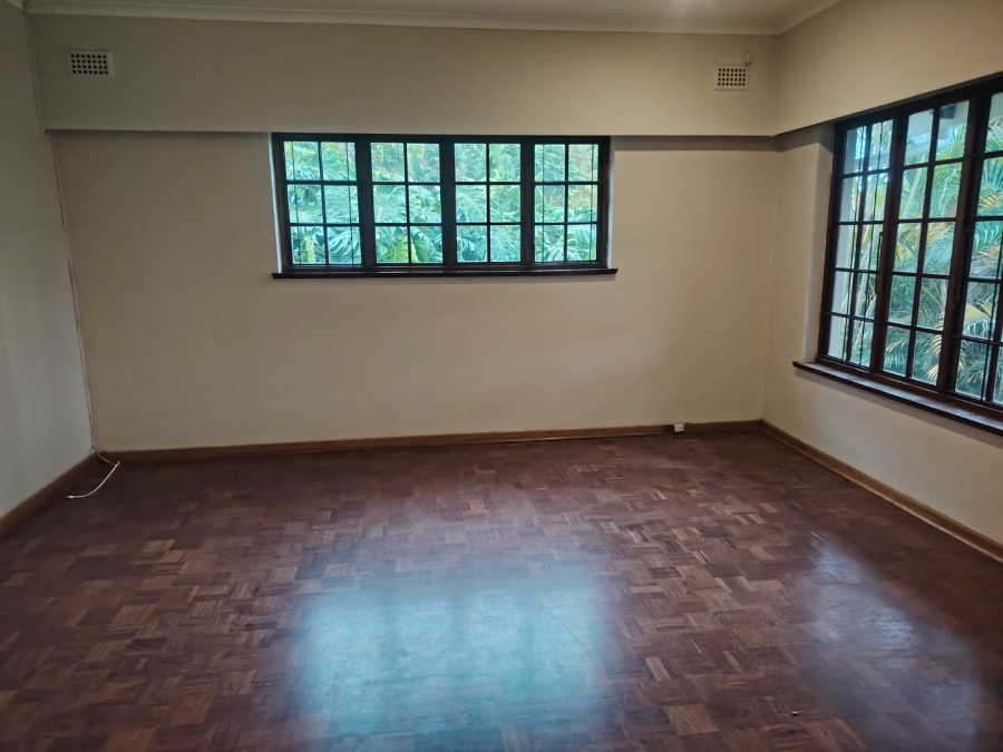 To Let 4 Bedroom Property for Rent in Kloof KwaZulu-Natal