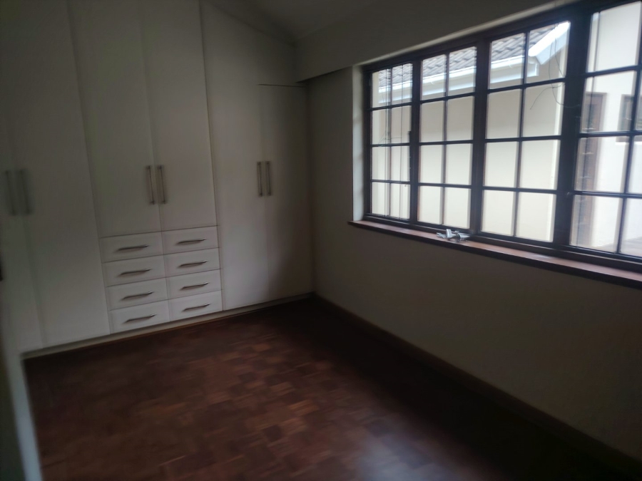 To Let 4 Bedroom Property for Rent in Kloof KwaZulu-Natal