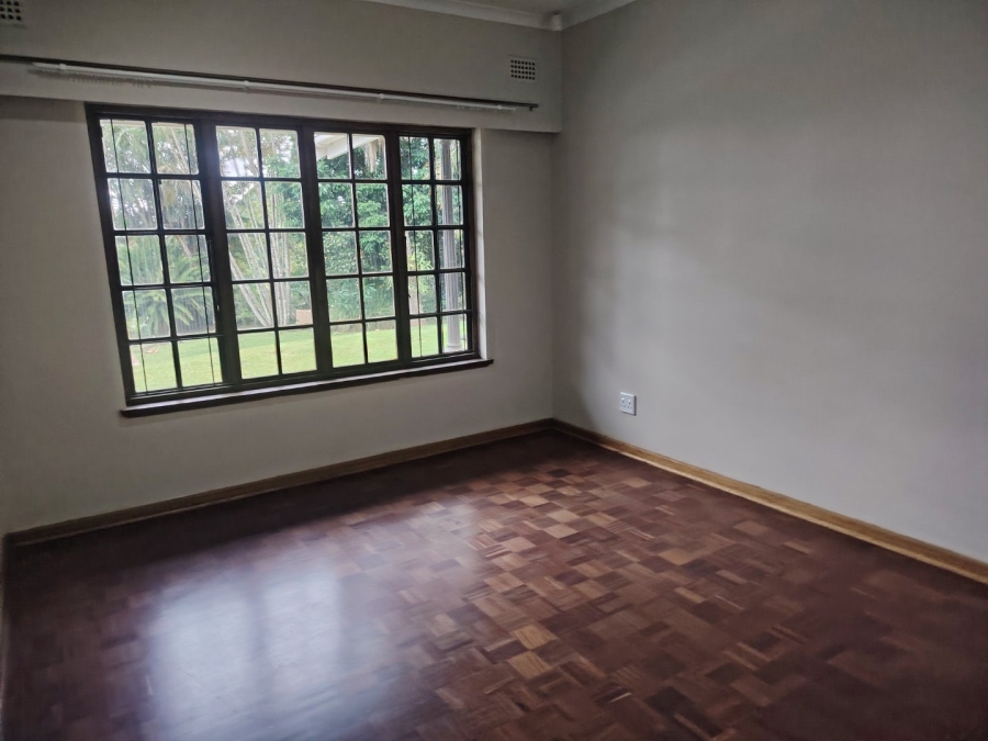 To Let 4 Bedroom Property for Rent in Kloof KwaZulu-Natal