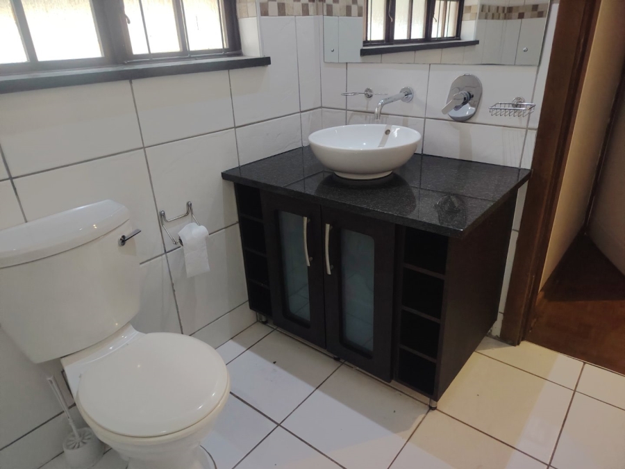 To Let 4 Bedroom Property for Rent in Kloof KwaZulu-Natal