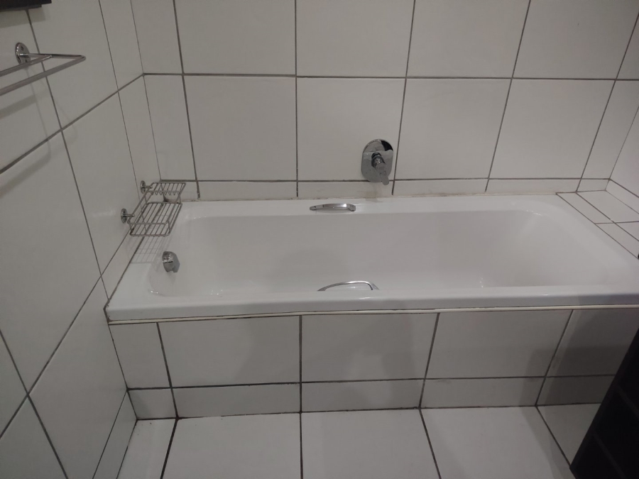 To Let 4 Bedroom Property for Rent in Kloof KwaZulu-Natal