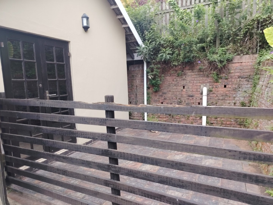 To Let 4 Bedroom Property for Rent in Kloof KwaZulu-Natal