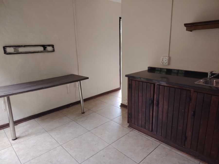 To Let 4 Bedroom Property for Rent in Kloof KwaZulu-Natal