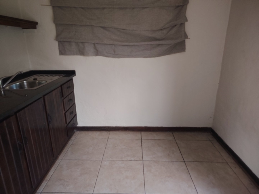To Let 4 Bedroom Property for Rent in Kloof KwaZulu-Natal