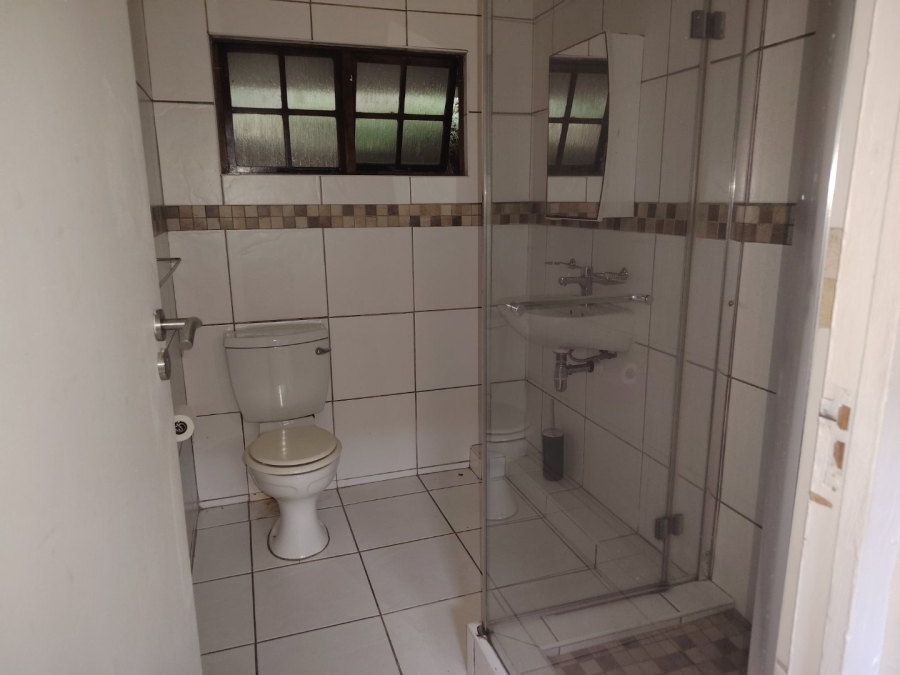 To Let 4 Bedroom Property for Rent in Kloof KwaZulu-Natal