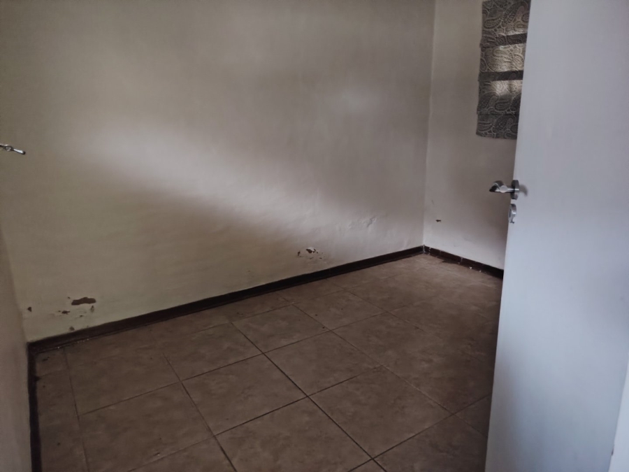 To Let 4 Bedroom Property for Rent in Kloof KwaZulu-Natal